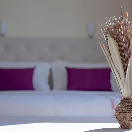 Hotel Oasis Sarandë 外观 照片