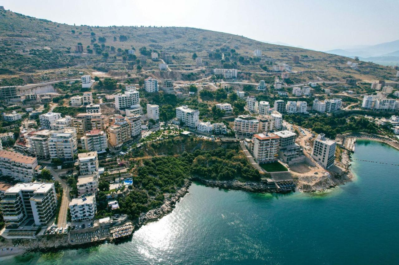 Hotel Oasis Sarandë 外观 照片