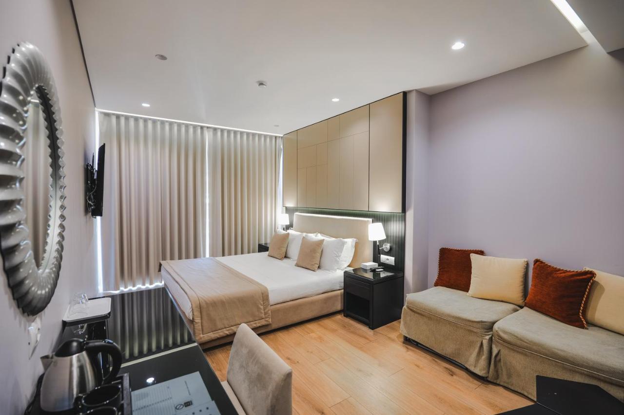 Hotel Oasis Sarandë 外观 照片