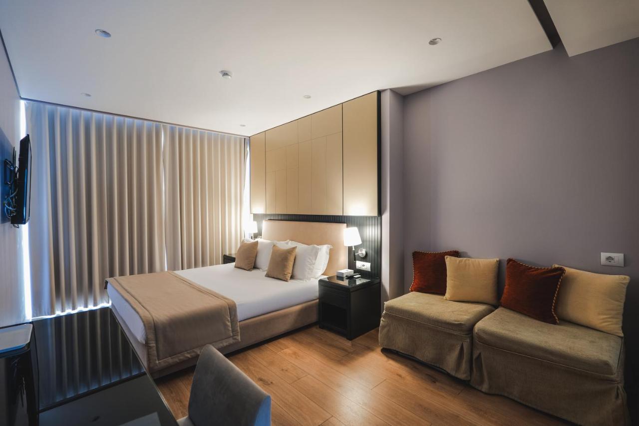 Hotel Oasis Sarandë 外观 照片