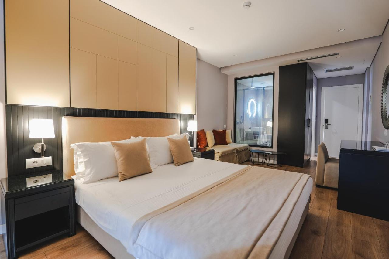 Hotel Oasis Sarandë 外观 照片