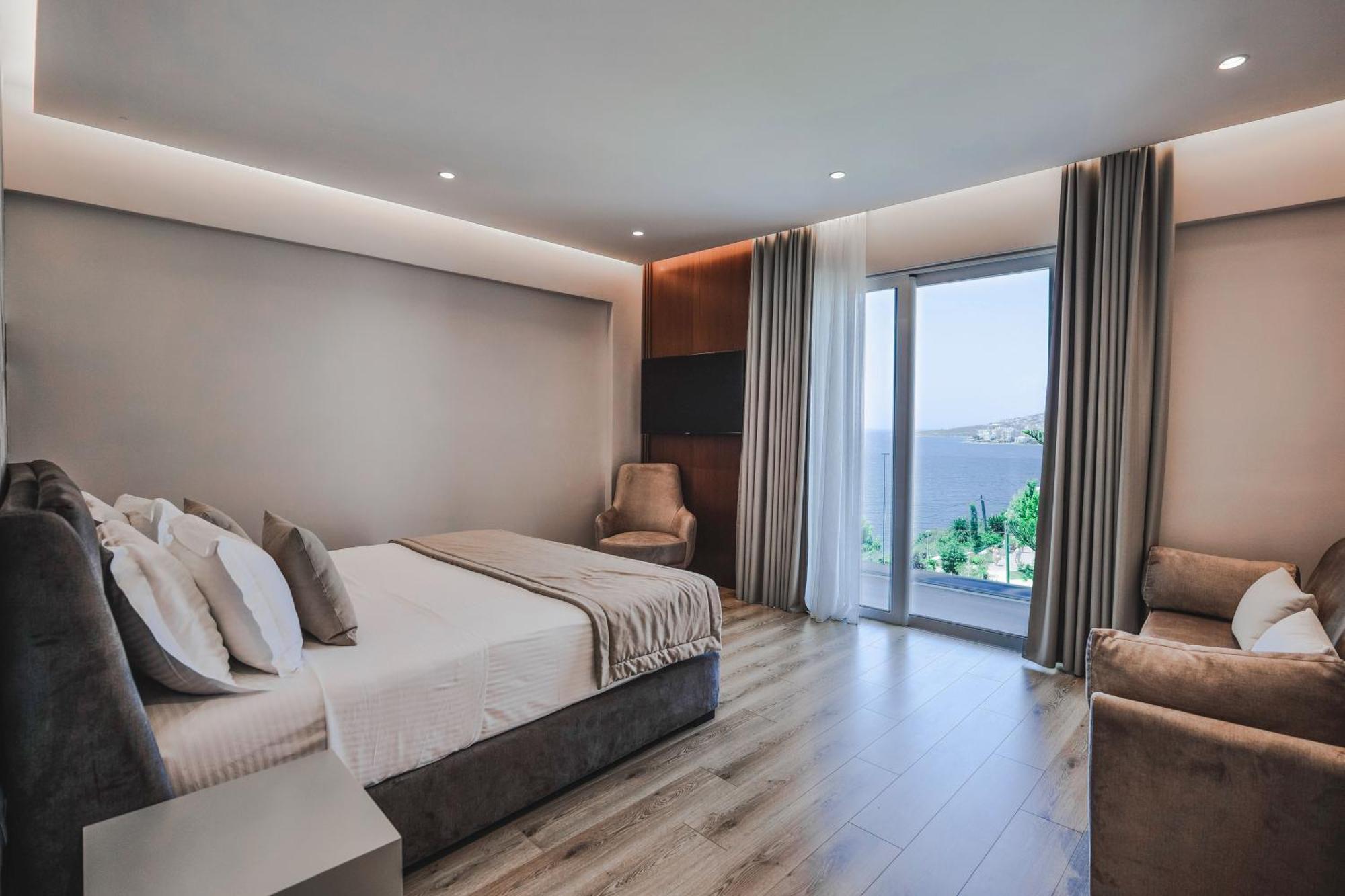 Hotel Oasis Sarandë 外观 照片