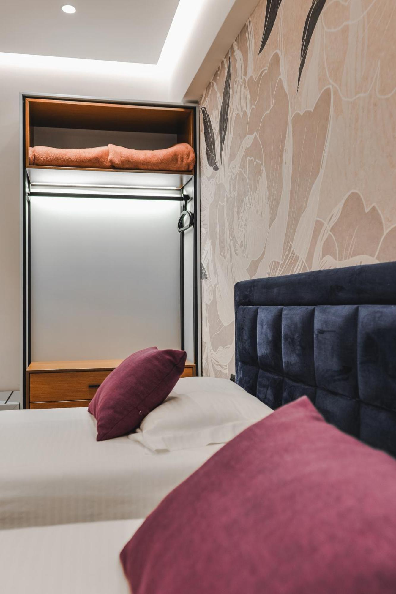 Hotel Oasis Sarandë 外观 照片