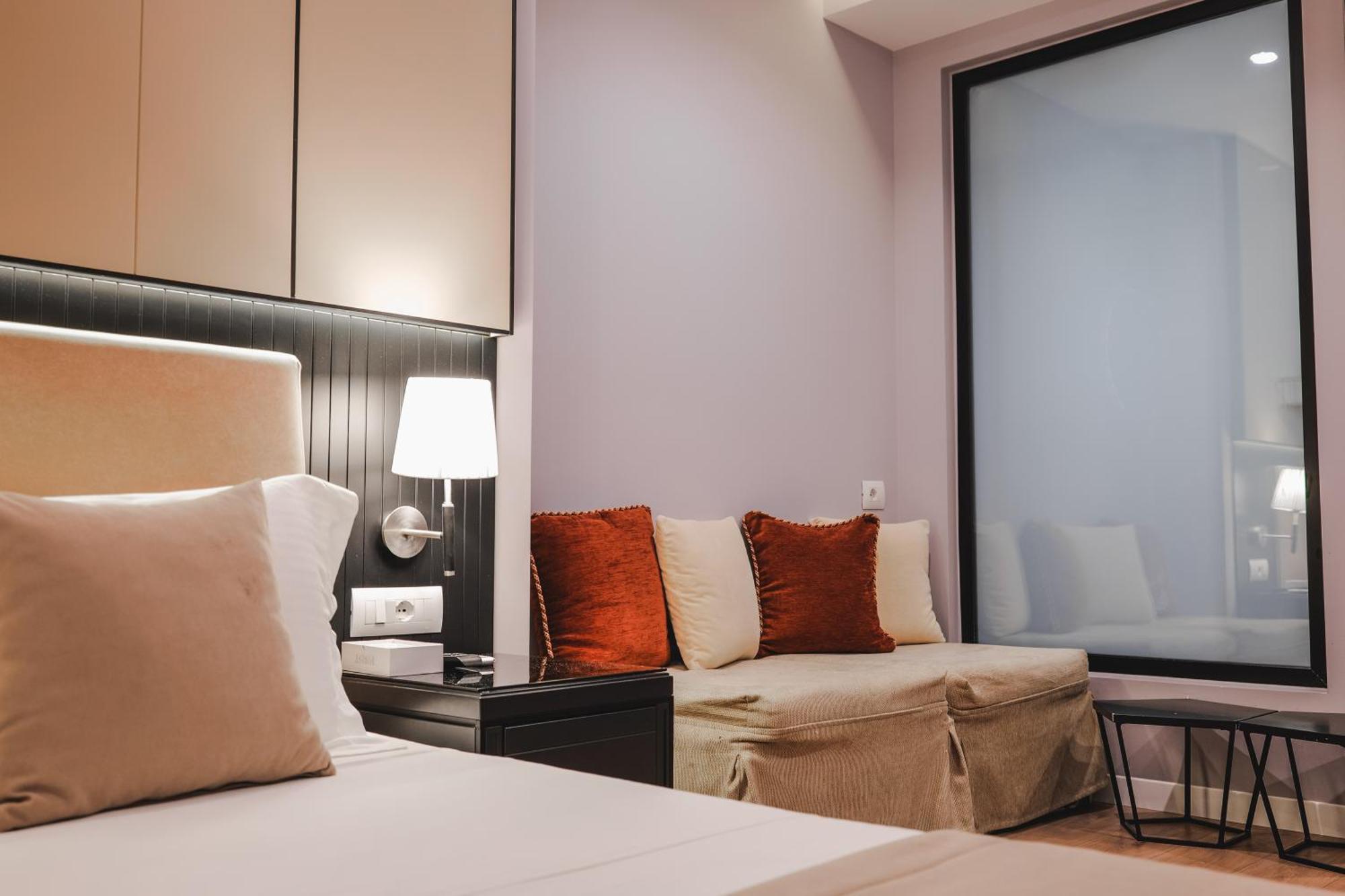 Hotel Oasis Sarandë 外观 照片