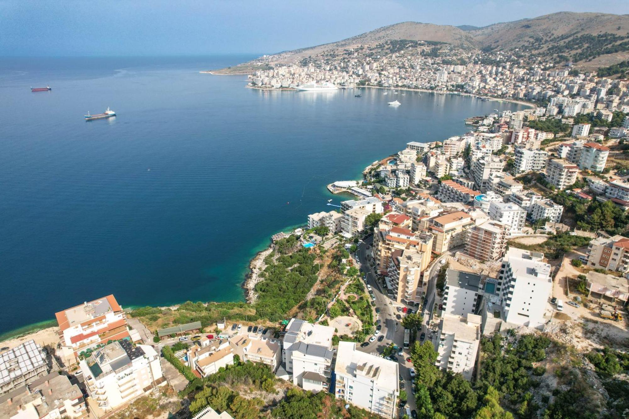 Hotel Oasis Sarandë 外观 照片