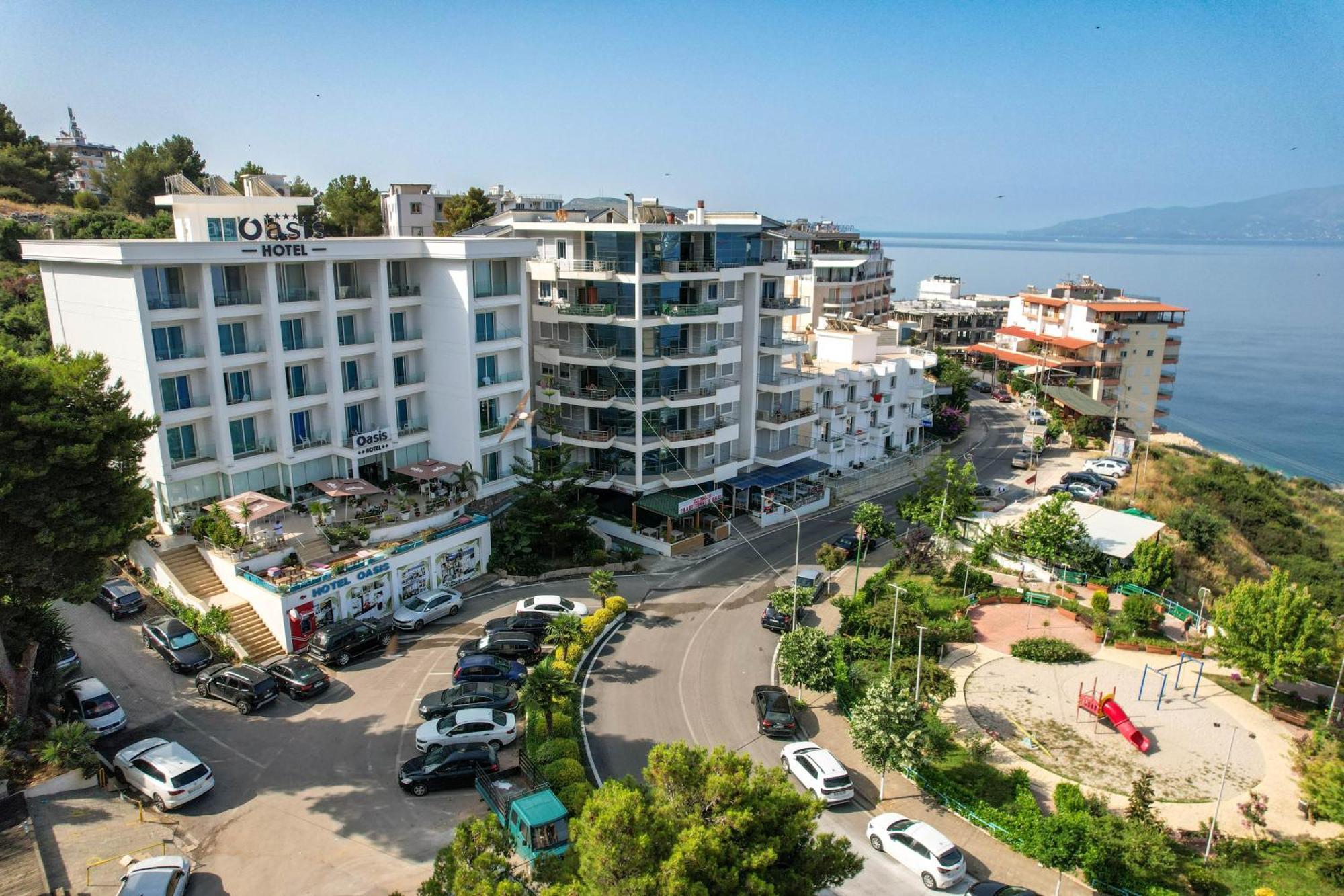 Hotel Oasis Sarandë 外观 照片