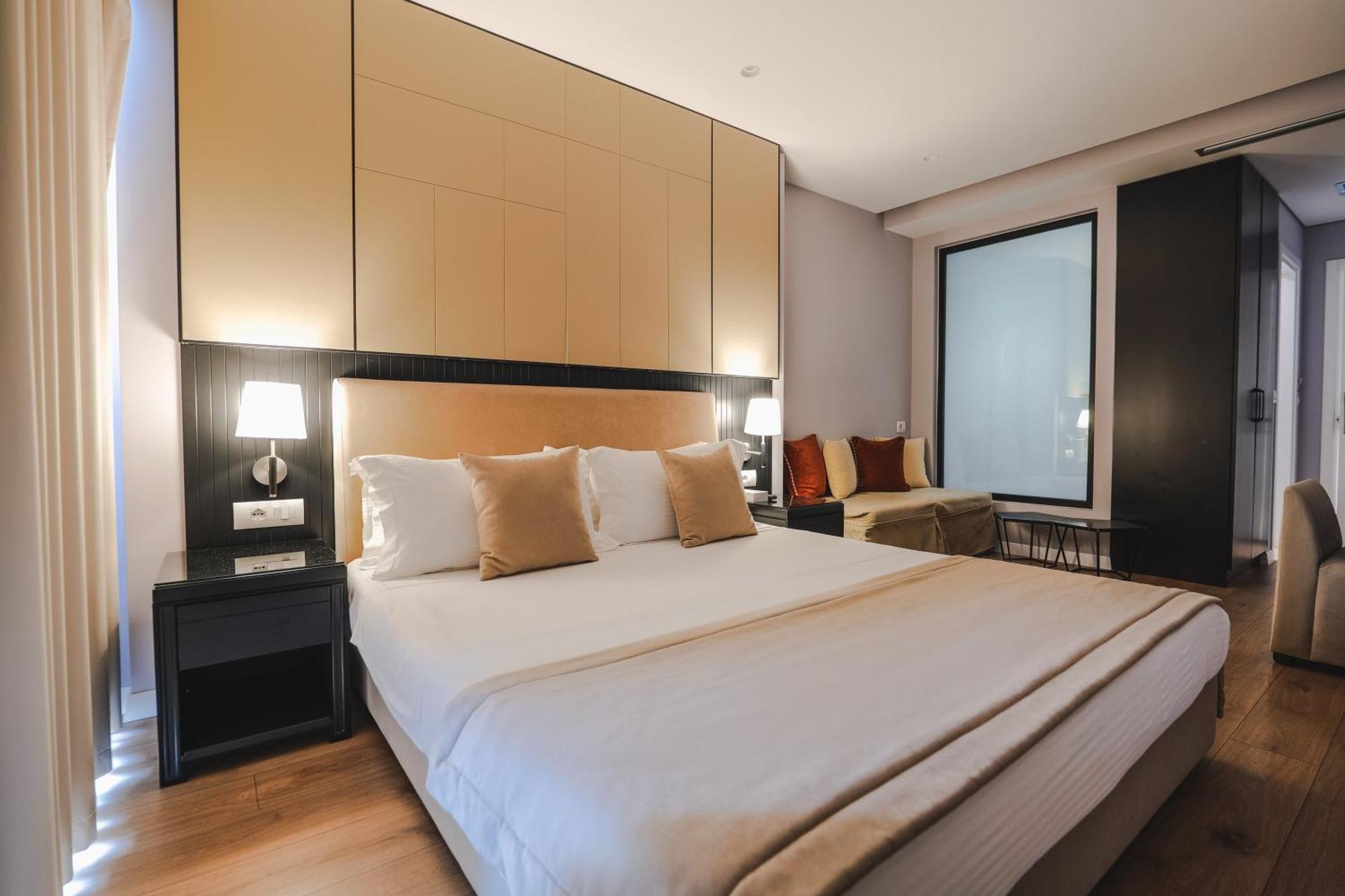 Hotel Oasis Sarandë 外观 照片