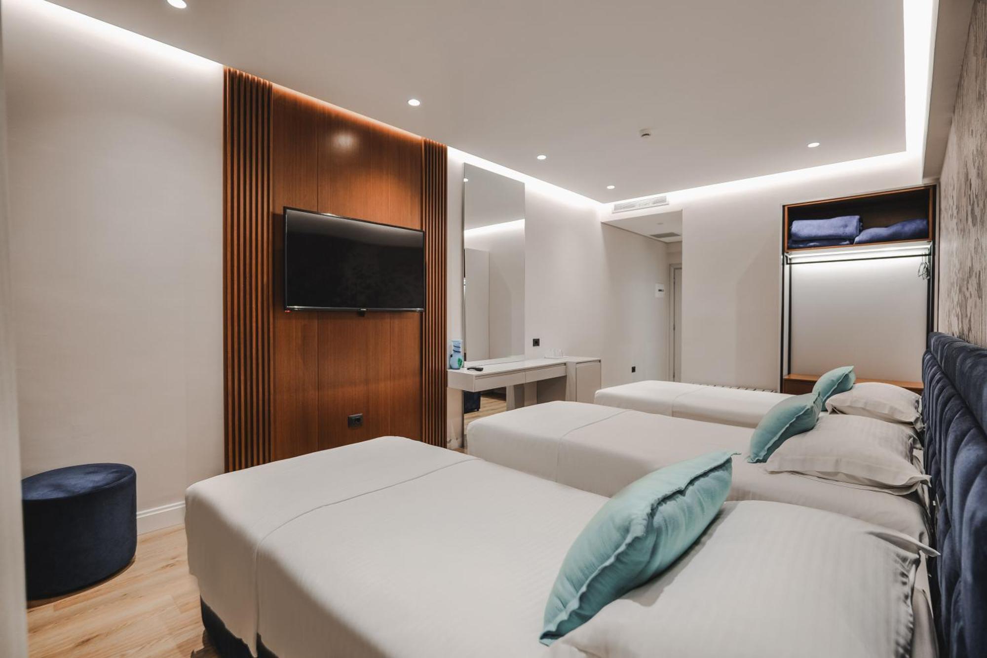 Hotel Oasis Sarandë 外观 照片