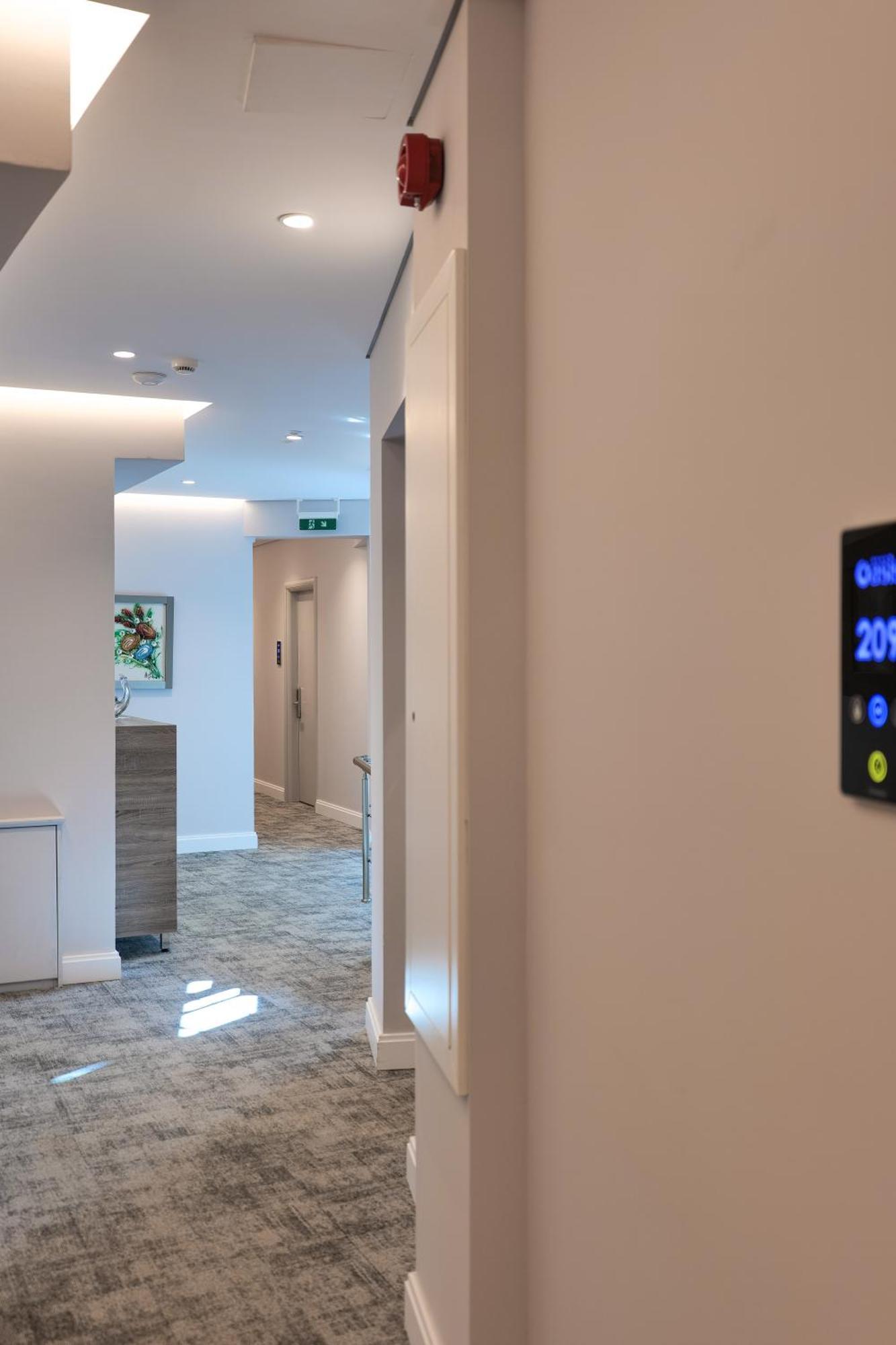 Hotel Oasis Sarandë 外观 照片