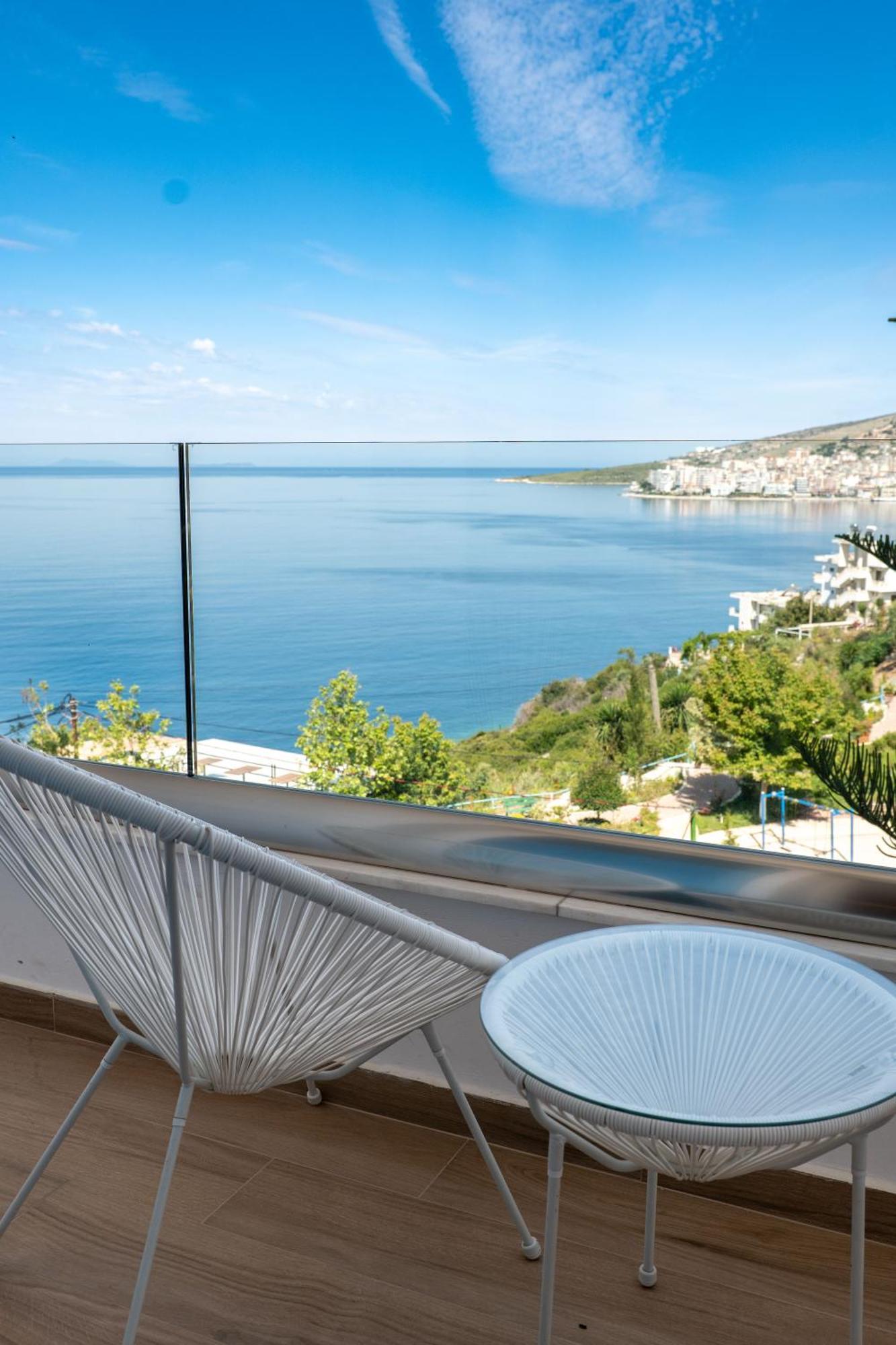 Hotel Oasis Sarandë 外观 照片
