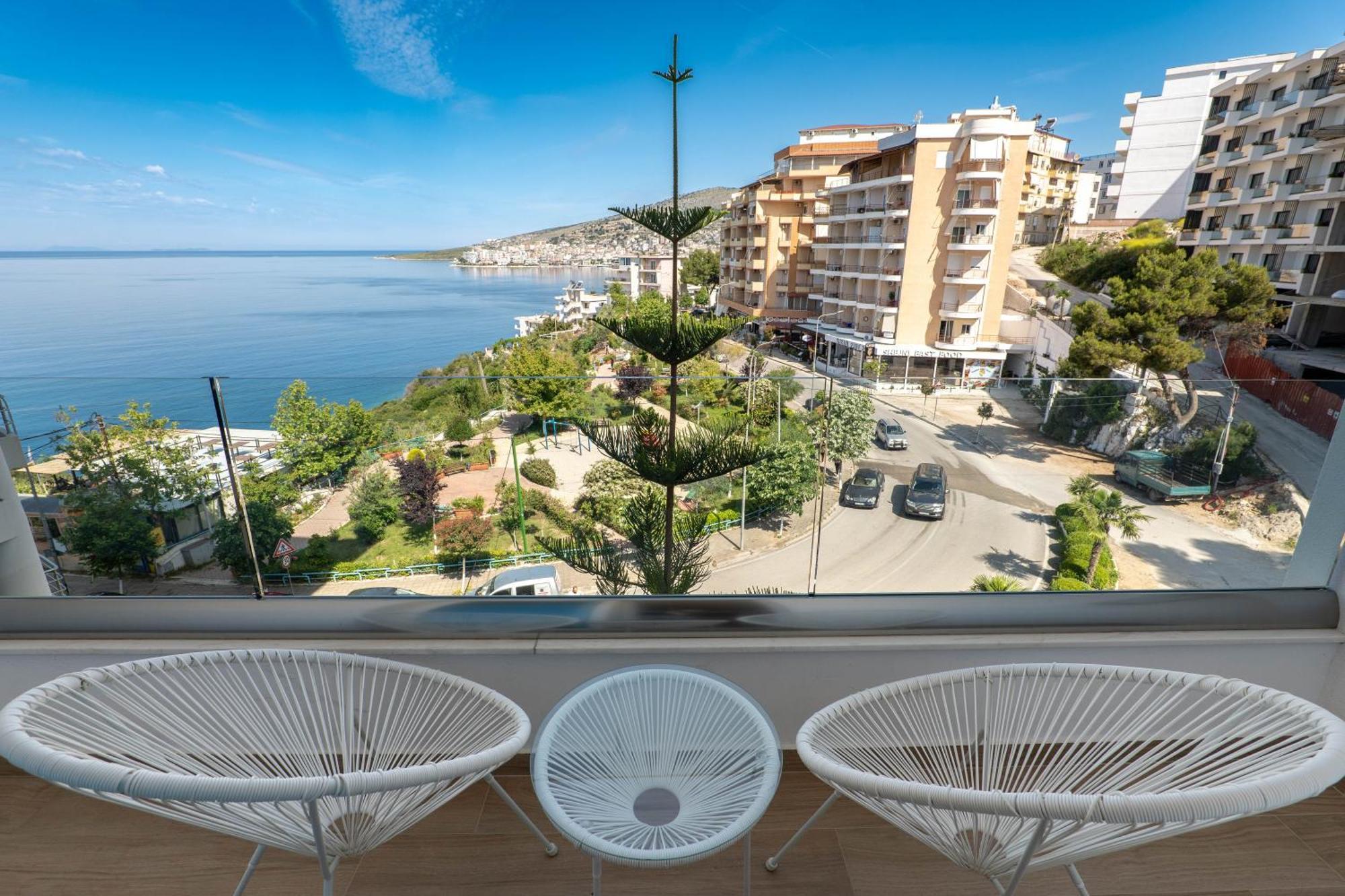 Hotel Oasis Sarandë 外观 照片